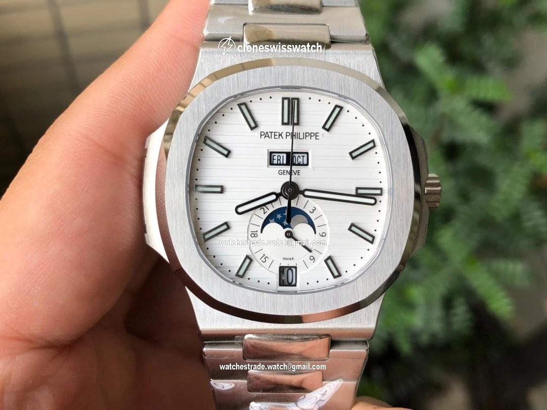 NAUTILUS 5726 COMPLICATED SS 1:1 BEST EDITION WHITE TEXTURED DIAL ON SS BRACELE NAUTILUS 5726 COMPLICATED SS 1:1 BEST EDITION WHITE TEXTURED DIAL ON SS BRACELE