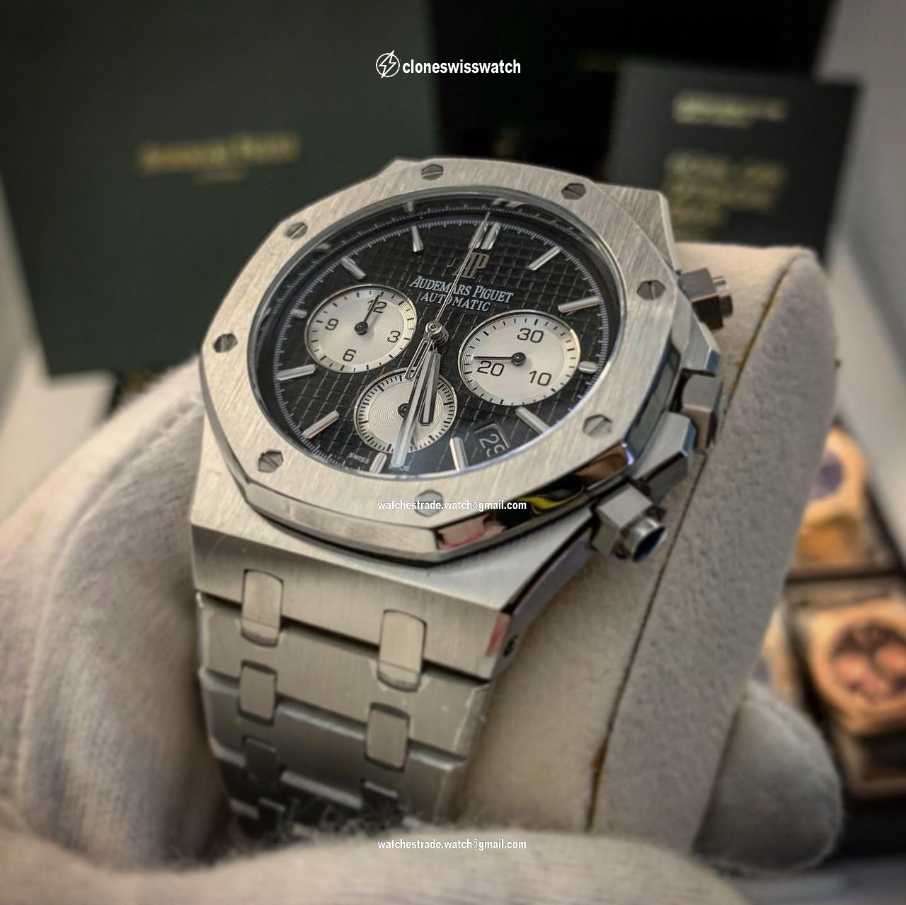Audemars Piguet Royal Oak Chrono Silver Black Dial White Chrono Audemars Piguet Royal Oak Chrono Silver Black Dial White Chrono