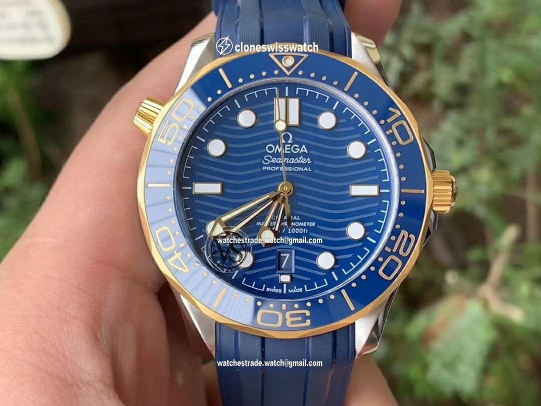 Seamaster Diver 300M SS/YG VSF 1:1 Best Edition YG Bezel Blue Dial on Blue Rubber Strap A8800 Seamaster Diver 300M SS/YG VSF 1:1 Best Edition YG Bezel Blue Dial on Blue Rubber Strap A8800