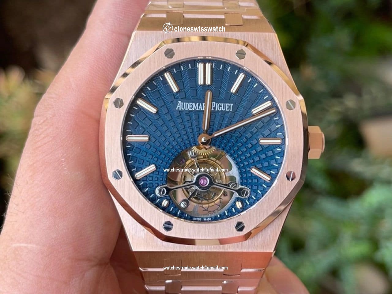Royal Oak PVD Tourbillon R8F v2 Best Edition Gold Sunburst Tapisserie Dial on PVD Bracelet Royal Oak PVD Tourbillon R8F v2 Best Edition Gold Sunburst Tapisserie Dial on PVD Bracelet