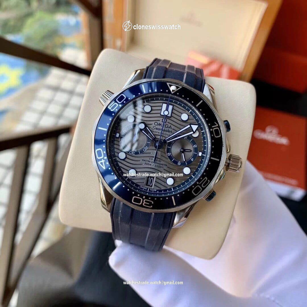 Omega Seamaster Grey Dial on Blue Rubber Strap Chrono Omega Seamaster Grey Dial on Blue Rubber Strap Chrono