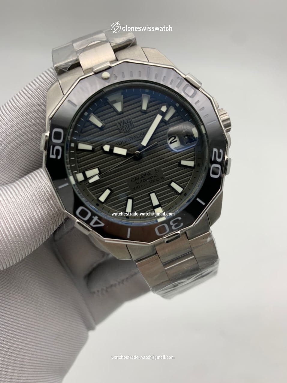 Tag Heuer Black Dial on SS Strap Tag Heuer Black Dial on SS Strap