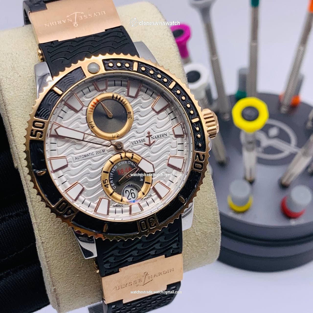 UN Marine White Dial Gold Case on Black Rubber Strap UN Marine White Dial Gold Case on Black Rubber Strap
