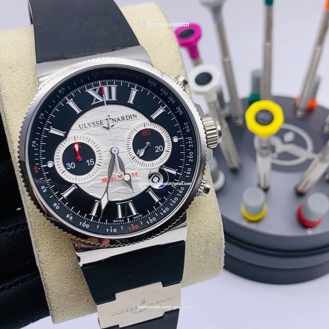 UN Maxi Marine Black/White Dial Silver Case on Black Rubber Strap UN Maxi Marine Black/White Dial Silver Case on Black Rubber Strap