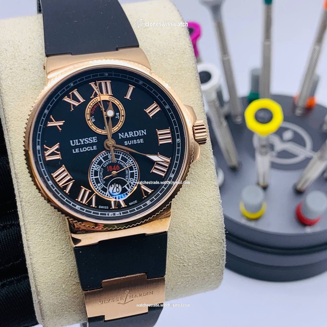 UN Classic Rome Black Gold Dial on Black Rubber Strap UN Classic Rome Black Gold Dial on Black Rubber Strap