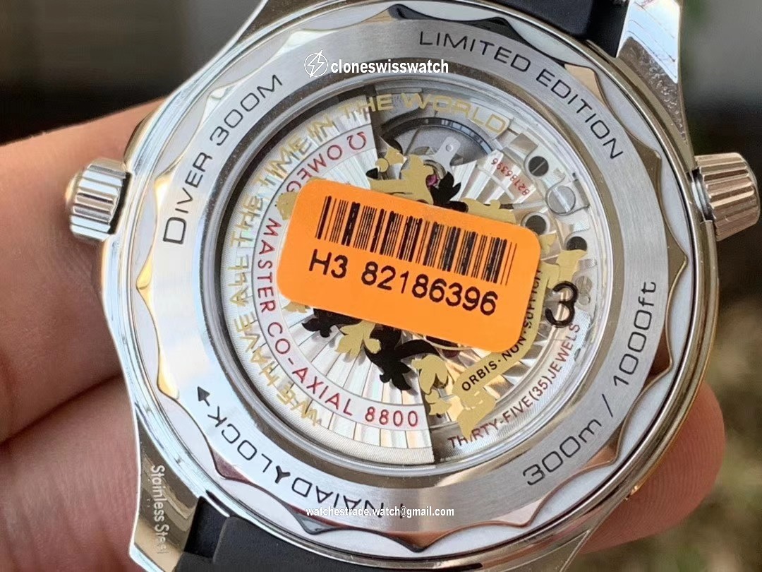 OMG0649A - Seamaster 300m James Bond 007 SS/RU VSF A8800 back OMG0649A - Seamaster 300m James Bond 007 SS/RU VSF A8800 back