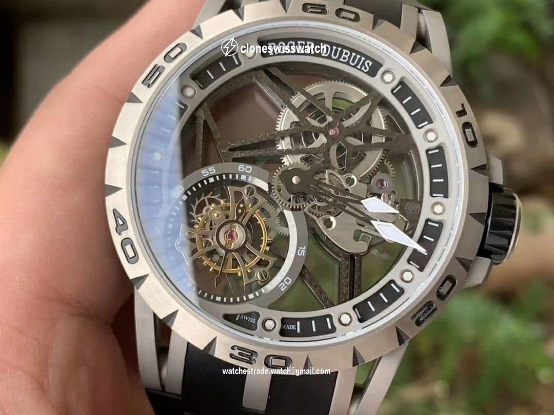 Roger Dubuis G041C - Excalibur Spider Skele Flying Tourb TI/RU Black BBR back Roger Dubuis G041C - Excalibur Spider Skele Flying Tourb TI/RU Black BBR back