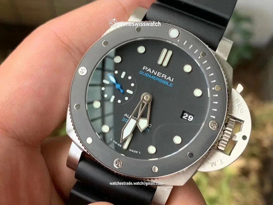 PAM683 Luminor Submersible VSF 1:1 Best Edition on Black Rubber Strap P.9010 Clone back PAM683 Luminor Submersible VSF 1:1 Best Edition on Black Rubber Strap P.9010 Clone back