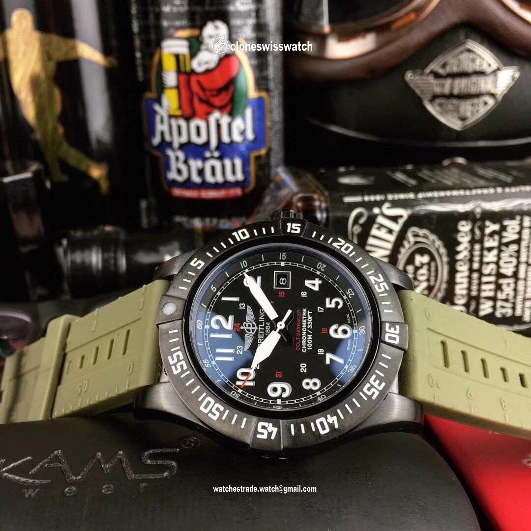 Breitling Colt Skyracer Black Dial on Green Rubber Strap back Breitling Colt Skyracer Black Dial on Green Rubber Strap back