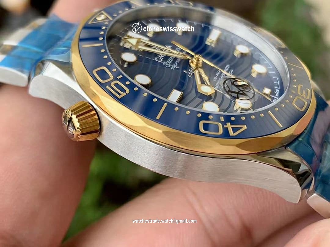 Seamaster Diver 300M SS/YG VSF 1:1 Best Edition YG Bezel Blue Dial on SS/YG Bracelet A8800