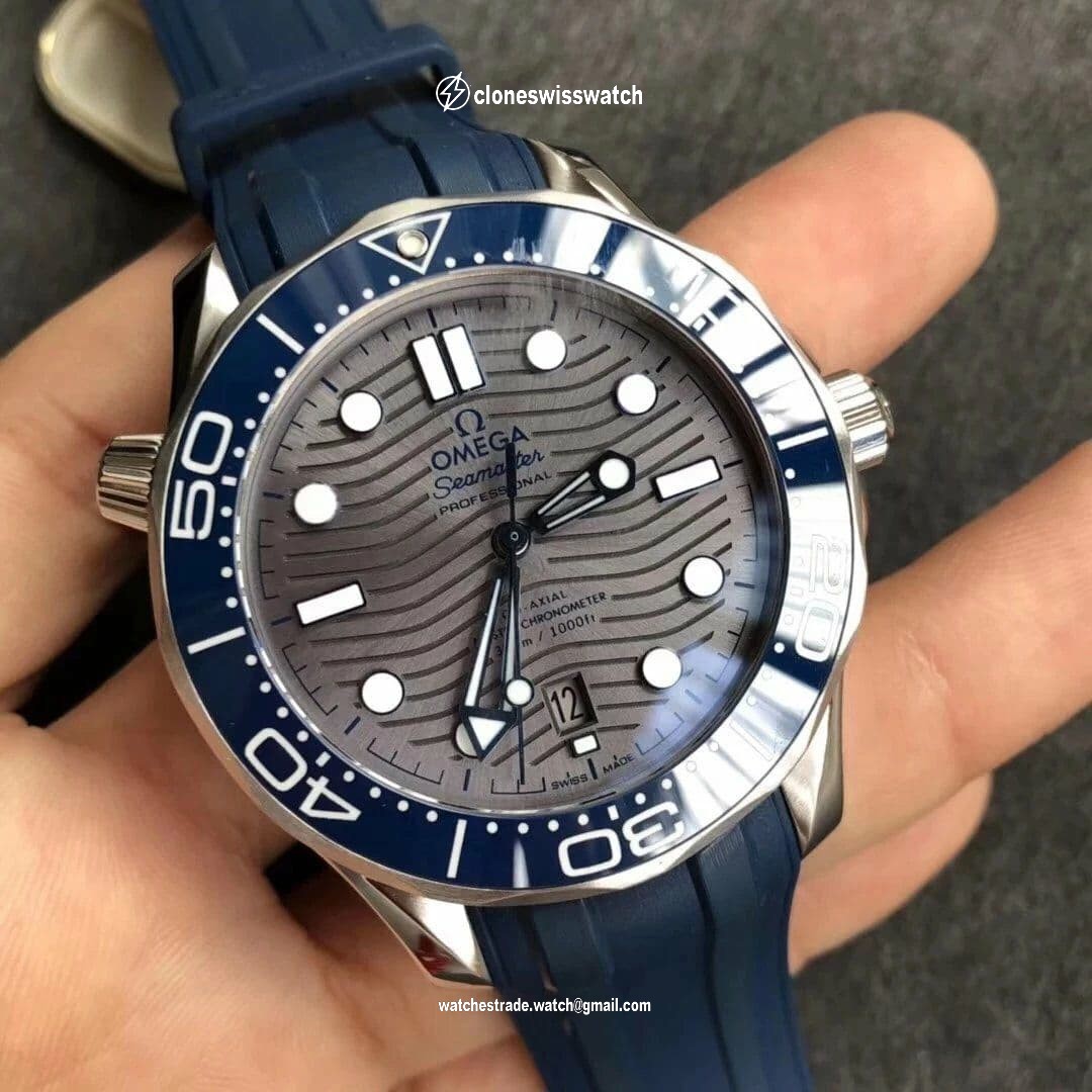 Seamaster Diver 300M SS/YW VSF 1:1 Best Edition YG Bezel Grey Dial on Blue Rubber Strap A8800